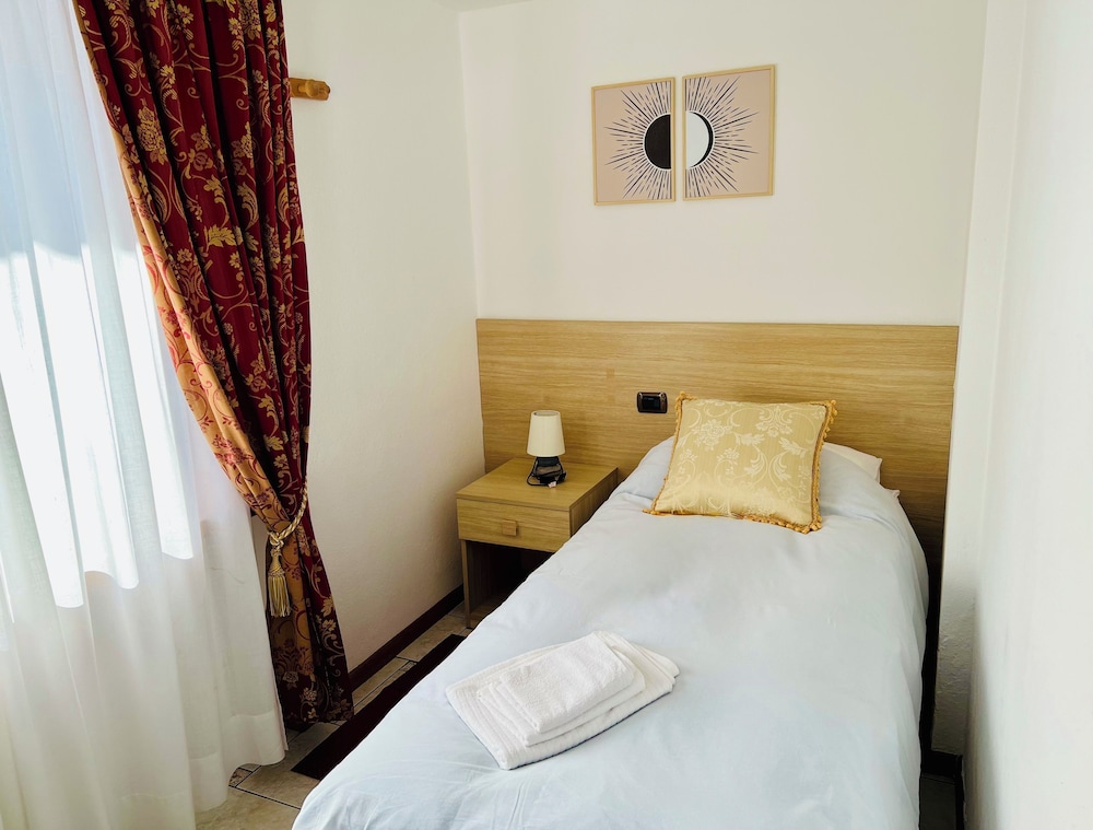 Standard, Single, 1 Twin Bed, Mountain View