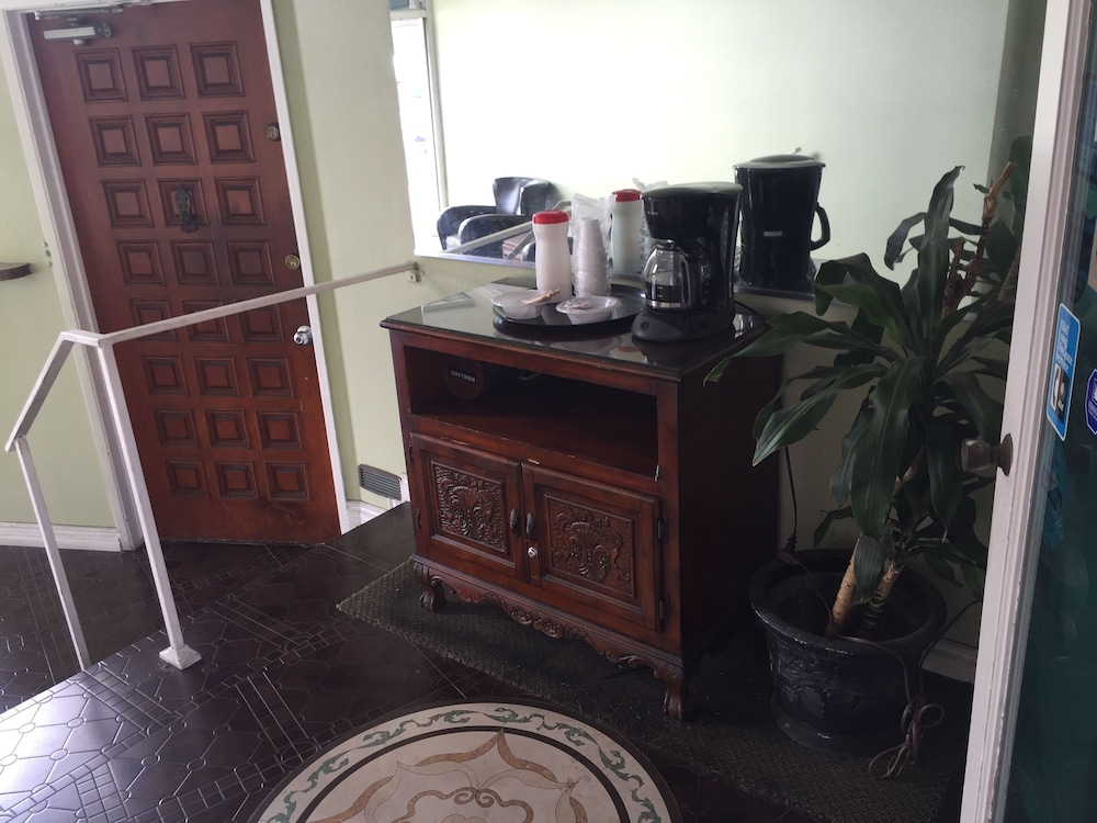 LYFE INN & SUITES by AGA - Beverly Hills 15/57