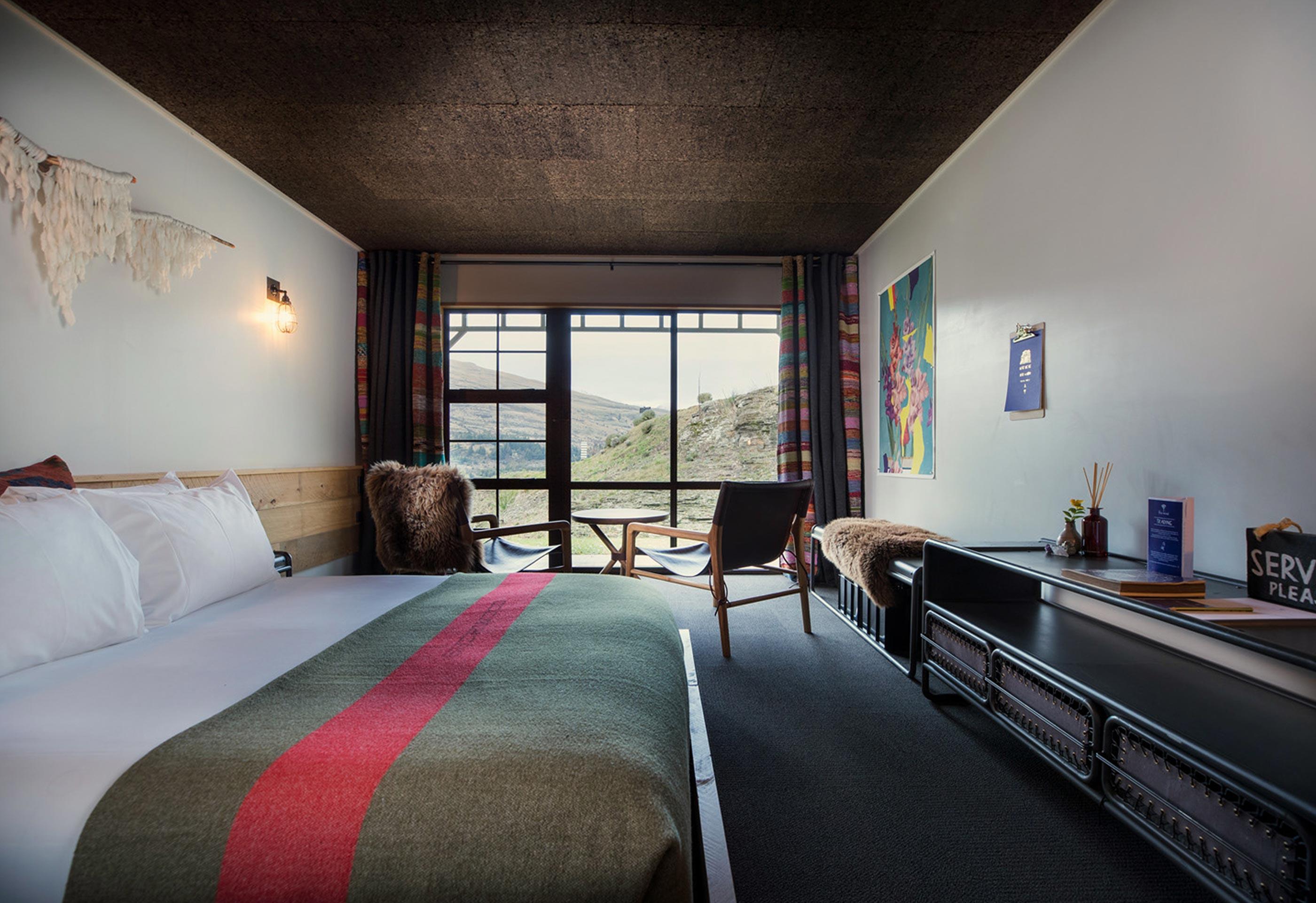 Waterfall, Queen Bed, Mountain View