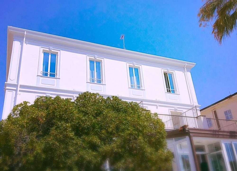Sanremo Luxury Suites 3/50
