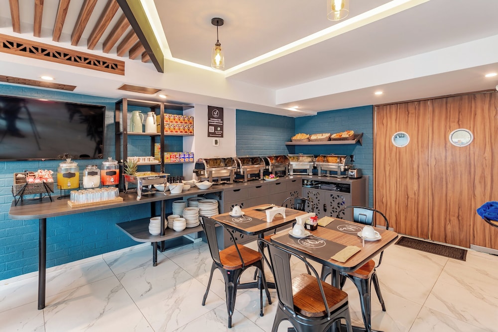 Hotel Flamencos 34/50