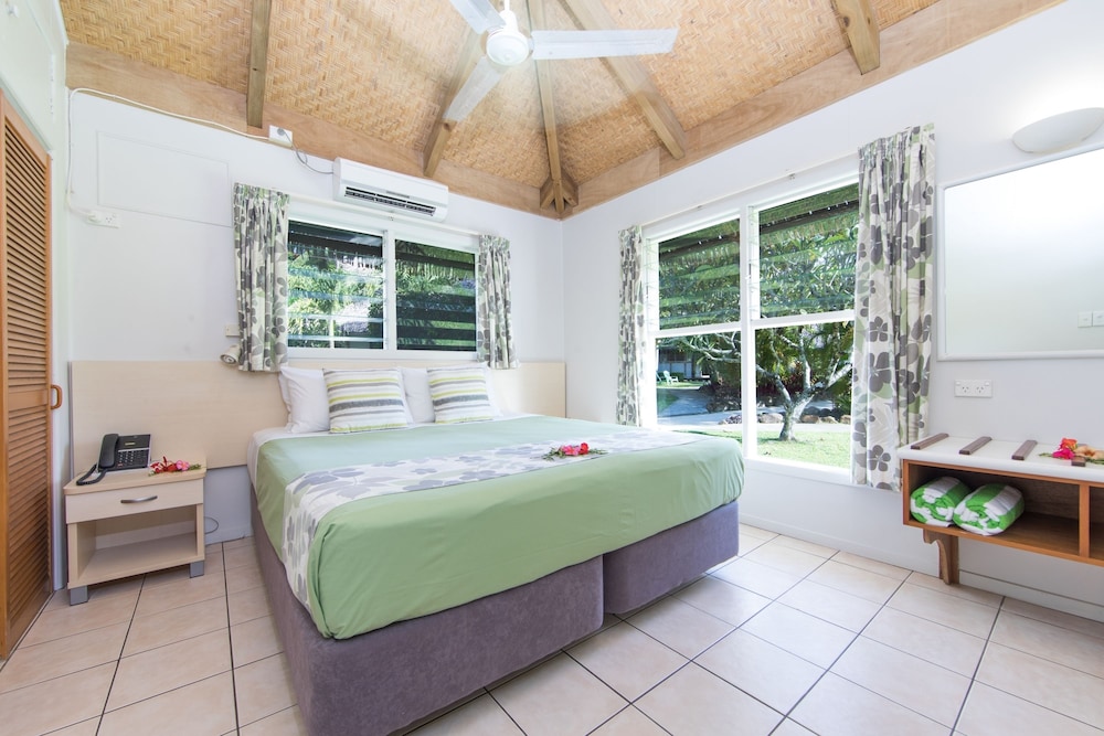 Lagoon Breeze Villas Formerly Lagoon Lodges 25/75