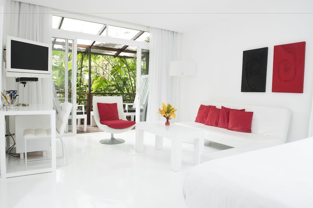 Le Cameleon Hotel 42/65