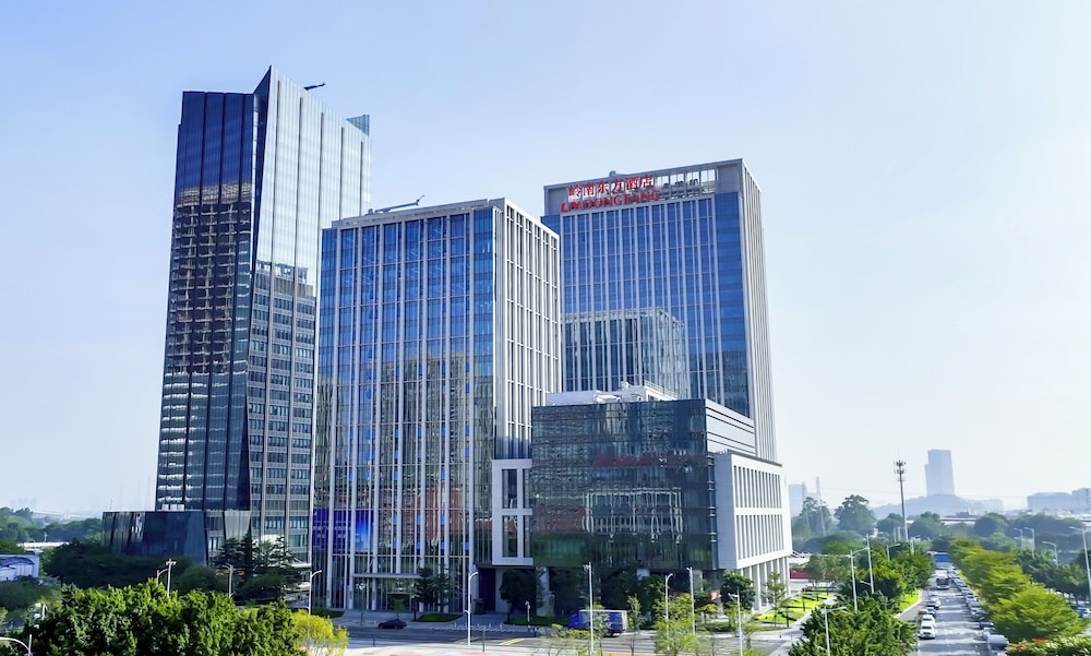 LN Dongfang Hotel Pazhou 6/60