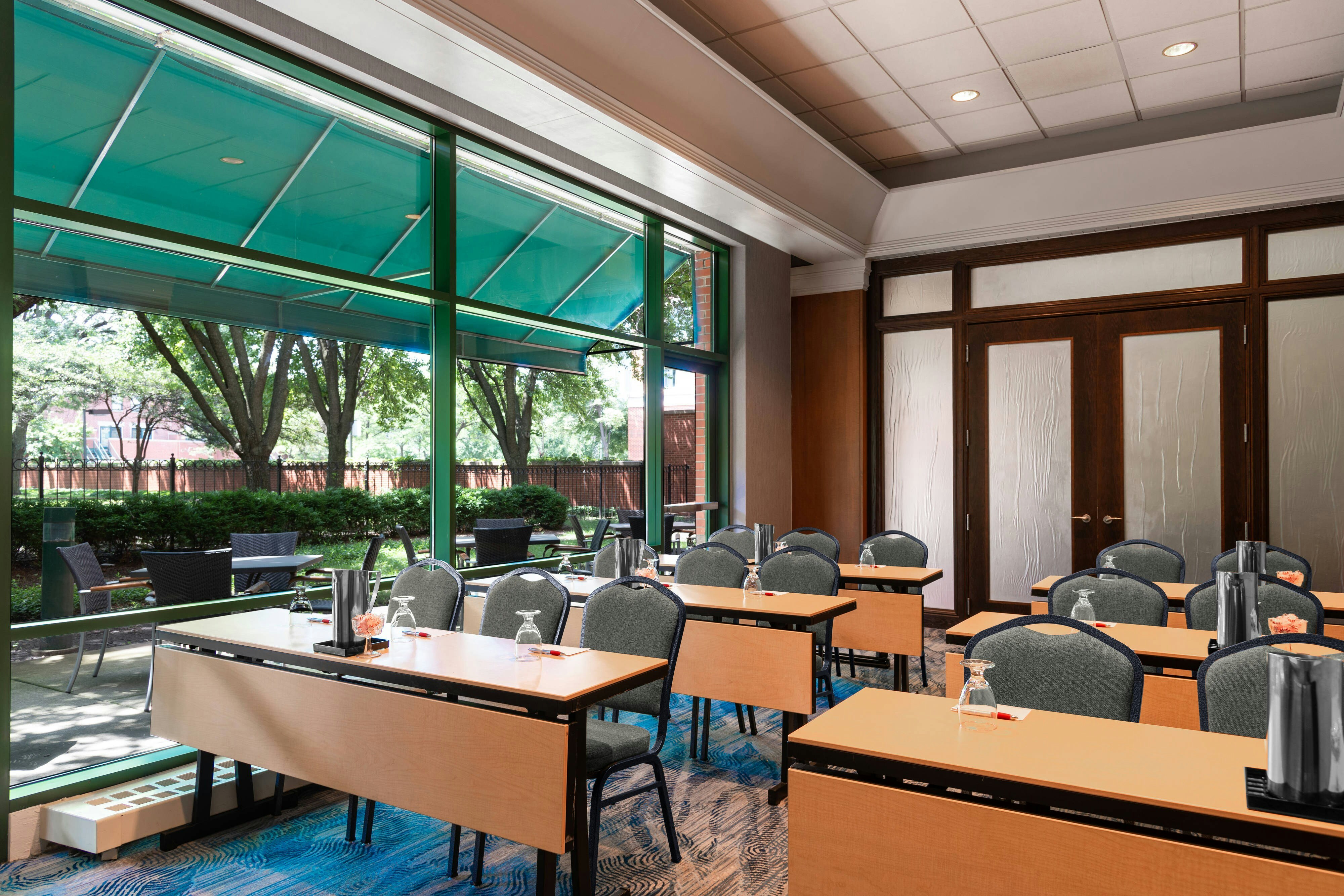 The Courtyard by Marriott Chicago at Medical District/UIC 3/7