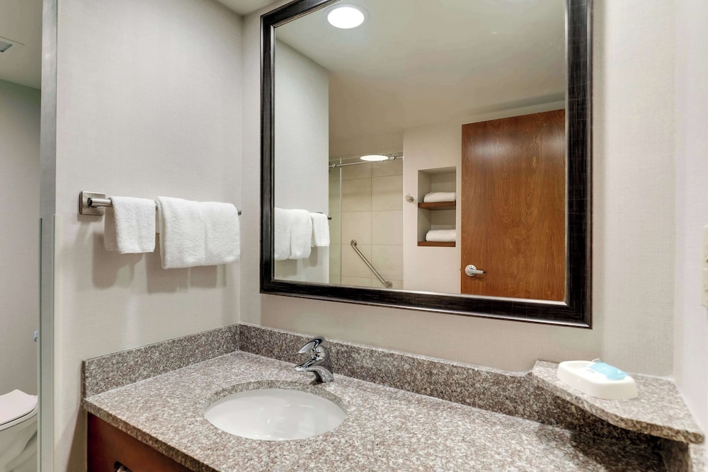 Drury Inn and Suites Birmingham Lakeshore Drive 47/50