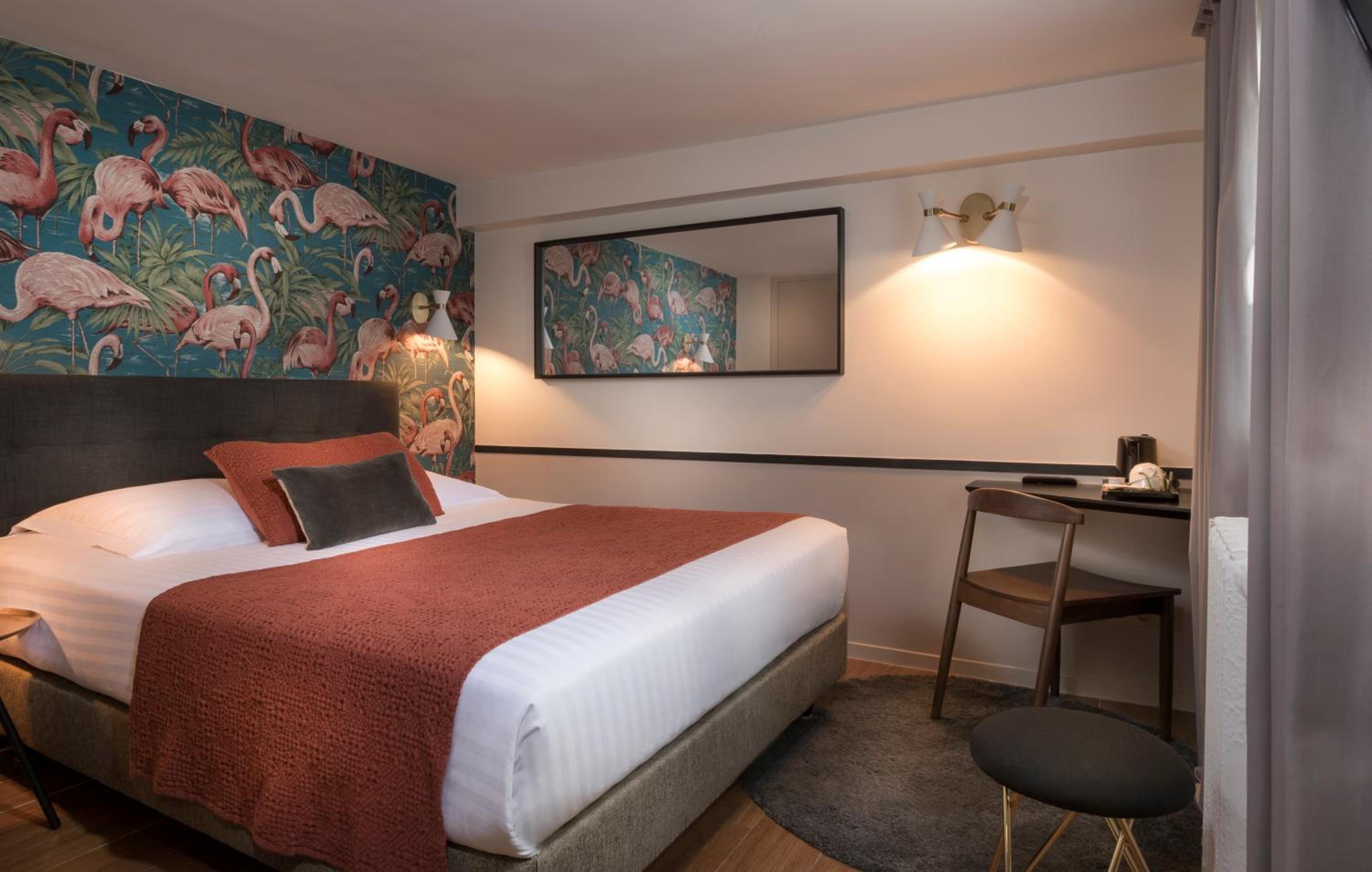 Standard, Double Bed, Court View