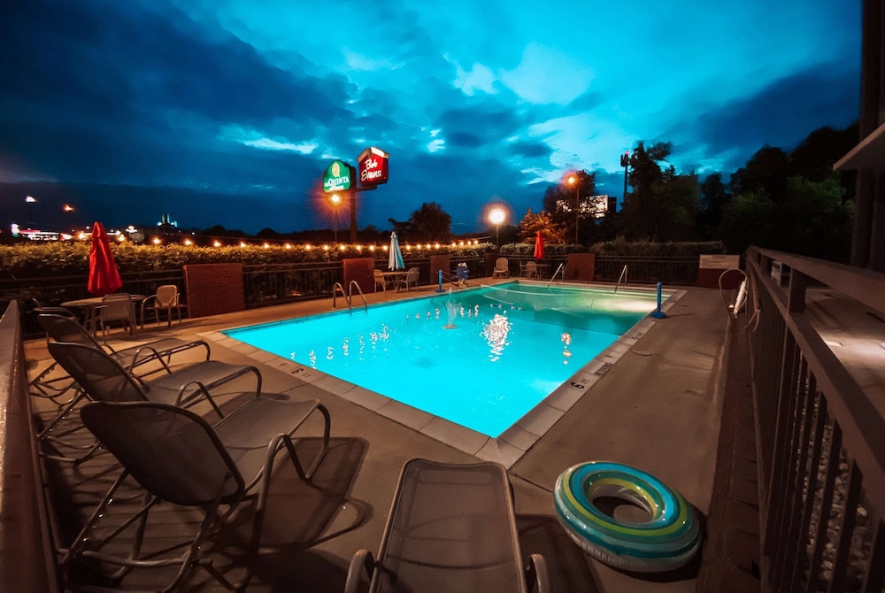 La Quinta Inn And Suites By Wyndham Festus - St. Louis South 3/42