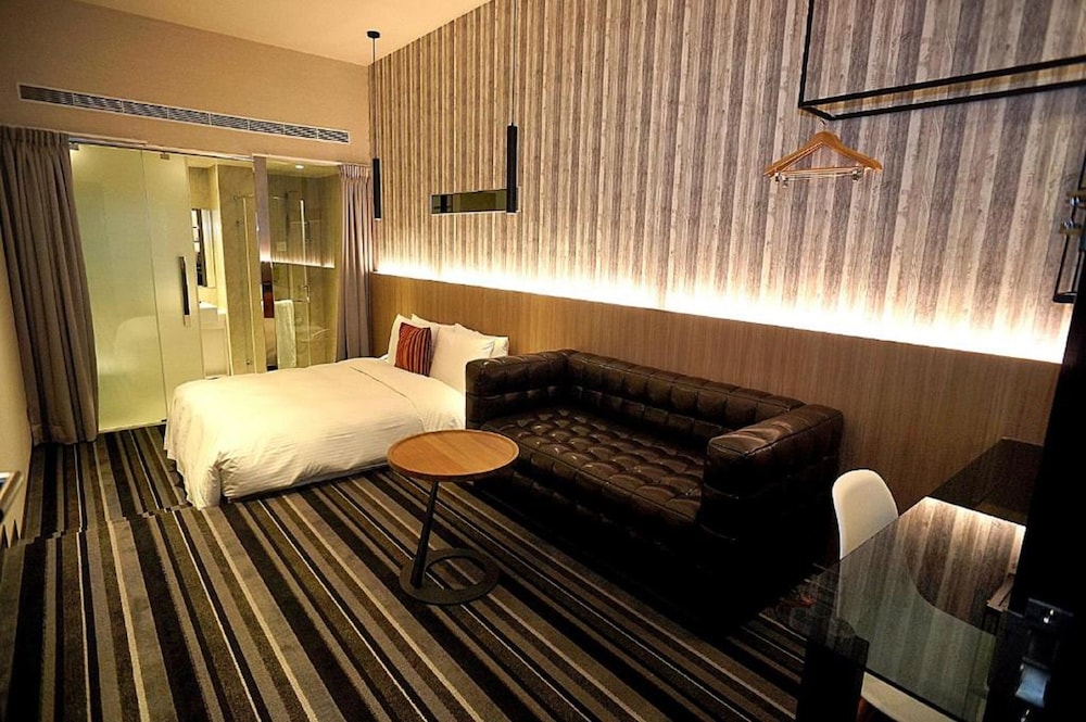 VIA HOTEL ZHONGXIAO 17/25