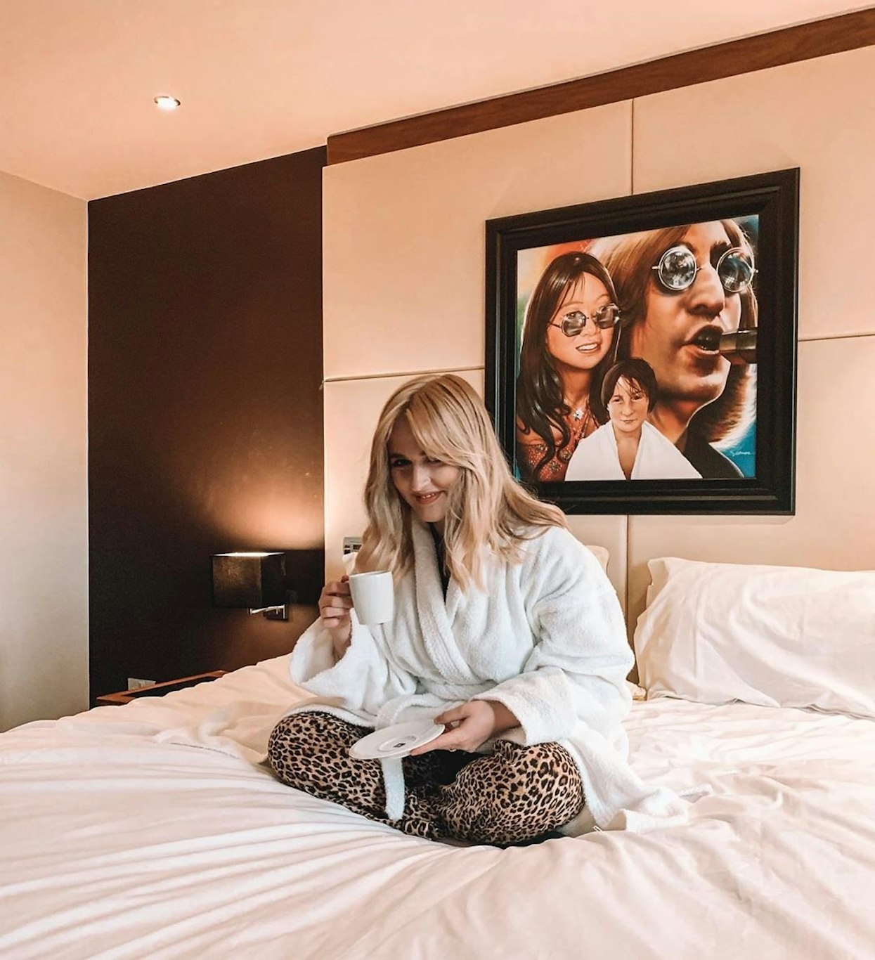 HARD DAYS NIGHT HOTEL 17/50