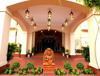 Paras Mahal 11/62