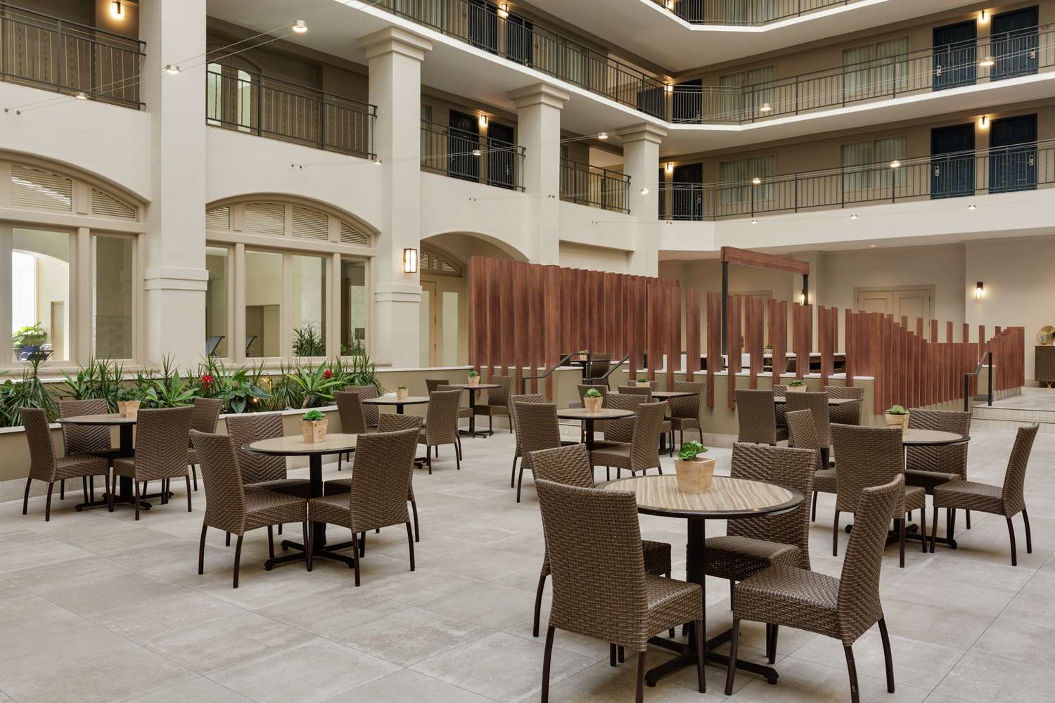 restaurant cafeteria