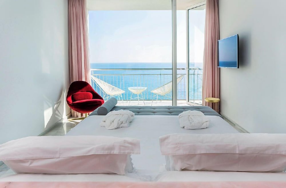 SUPERIOR, SEA VIEW, BALCONY, ON THE FRONT