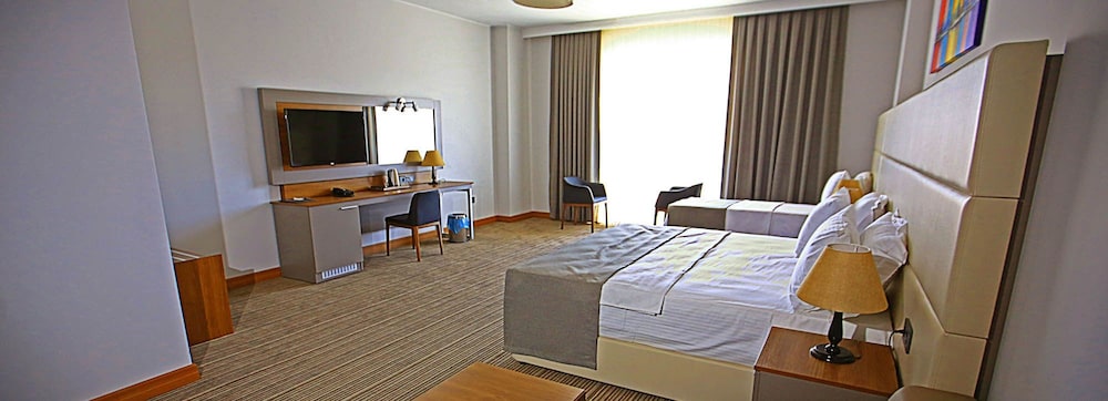 Familya Hotel 6/12