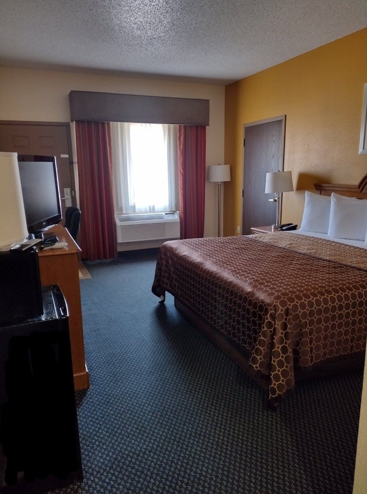 Magnuson Hotel Sand Springs 14/39