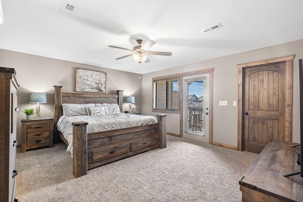 3 BEDROOMS, CONDO