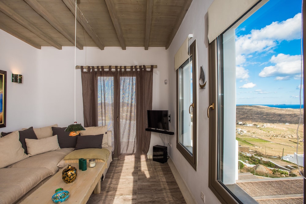 Amallini Suites 32/50
