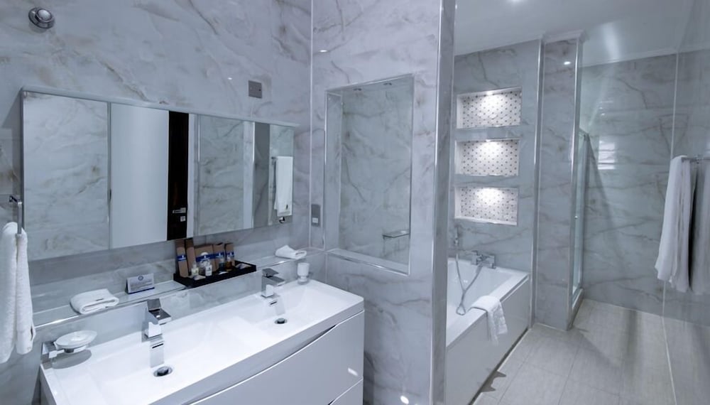 Wells Carlton Hotel and Apartment Abuja 50/57