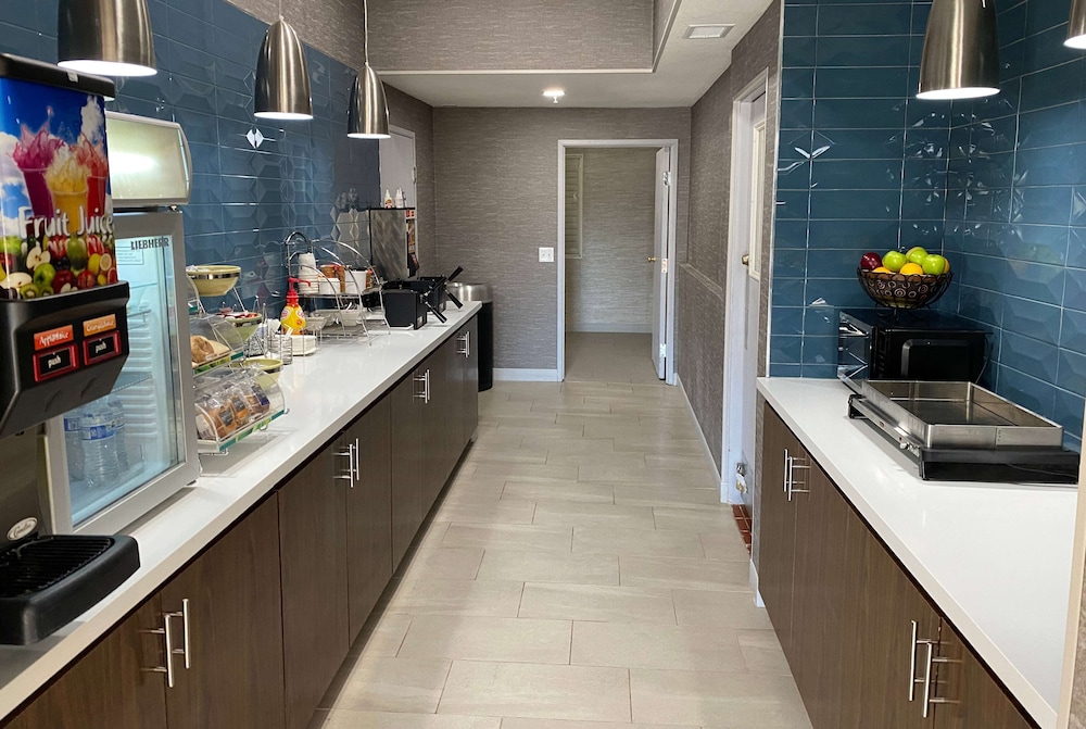 La Quinta Inn & Suites by Wyndham Safford Copper Valley 21/21
