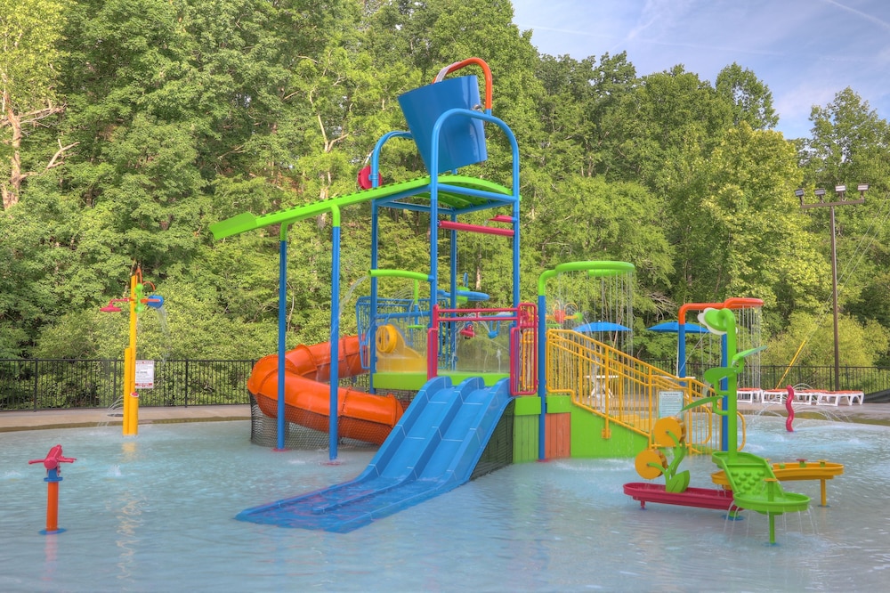 Country Cascades Waterpark Resort 57/68