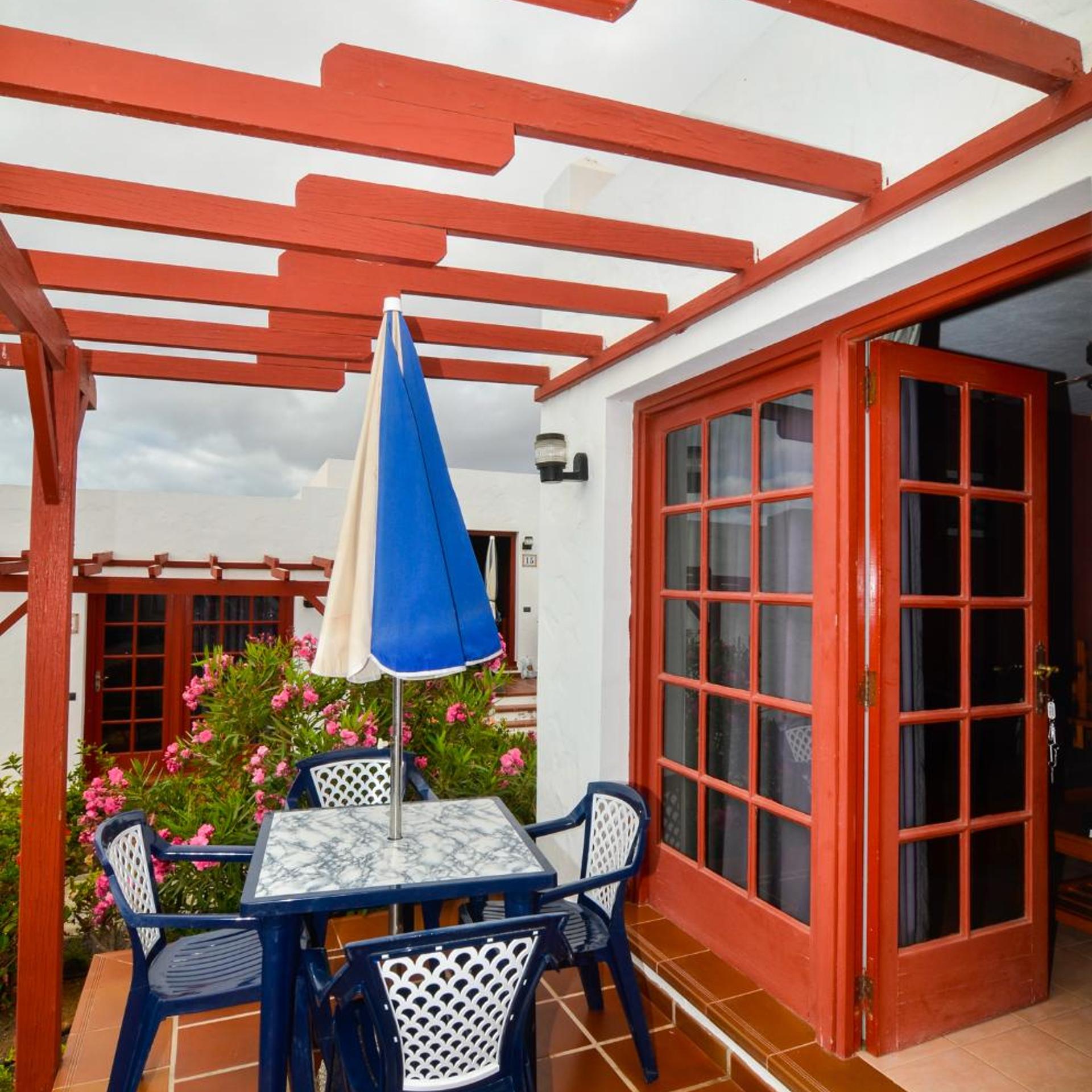 Castillo Beach Bungalows 15/60