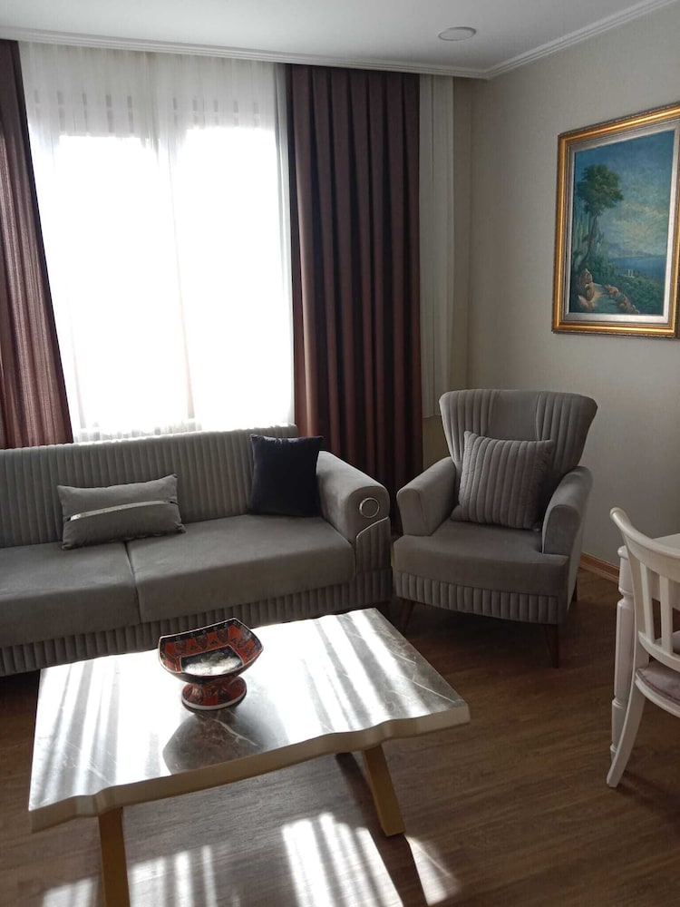 Grand Anka Hotel 42/68