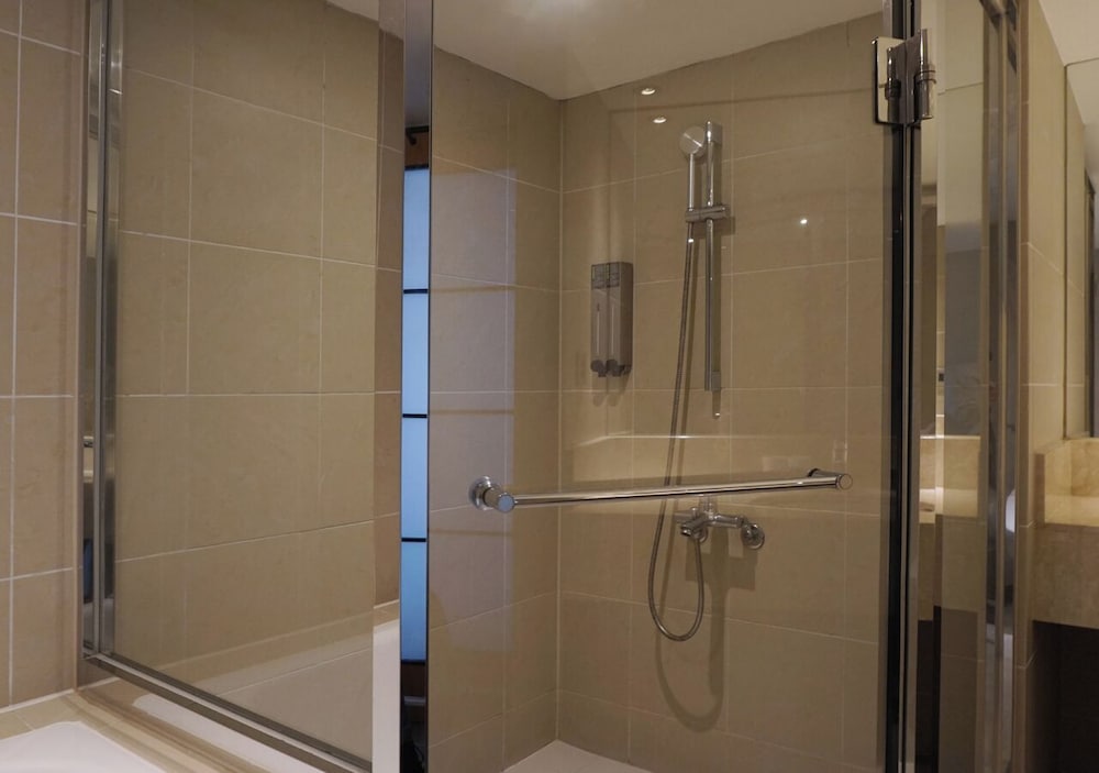 Royal Inn Taipei Nanxi Mrt Zhongshan Station 64/66