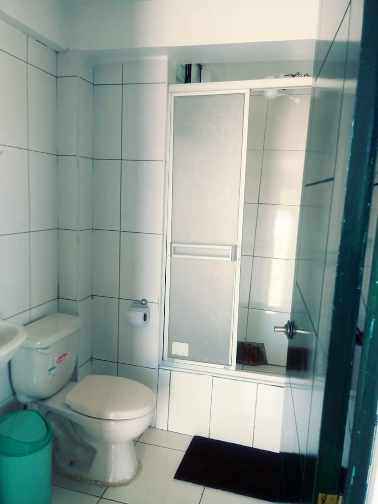 Sanblas Backpacker Hostel 67/68
