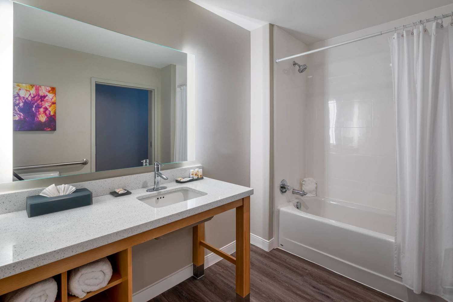 La Quinta Inn & Suites by Wyndham Greensboro Arpt High Point 47/52