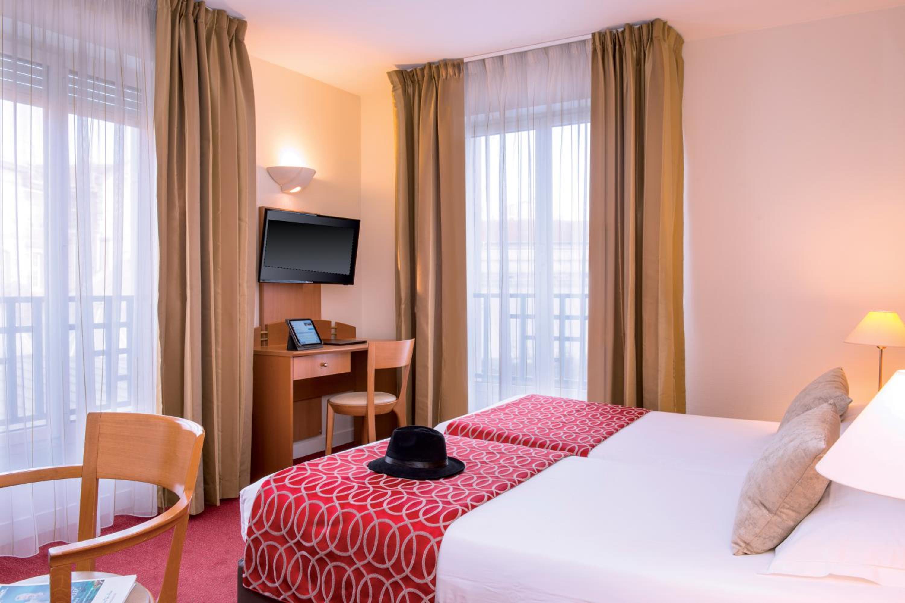 Room, Single, Double Bed