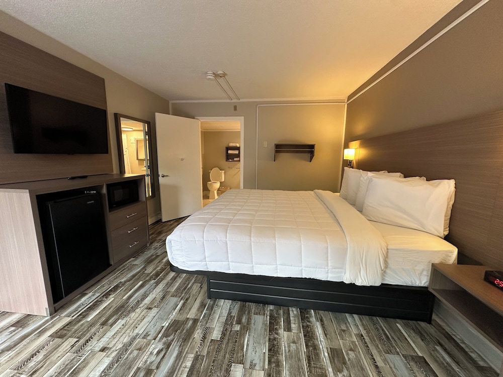 New Bedford Inn Suites 18/69