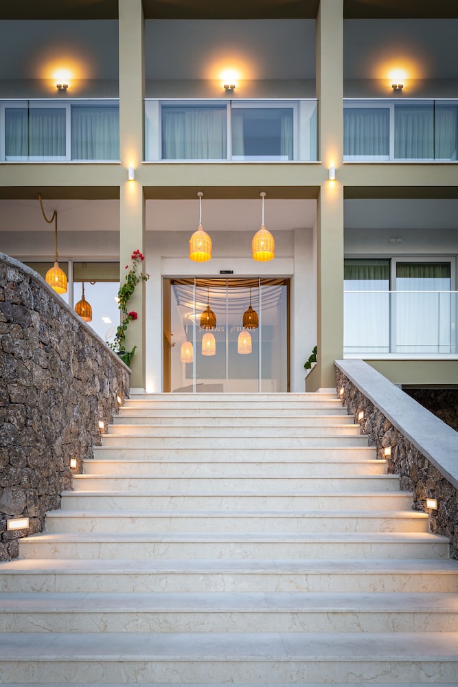 Eleals Boutique Hotel 40/46