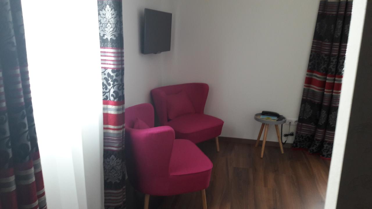 HOTEL LES AUBEPINES 10/15