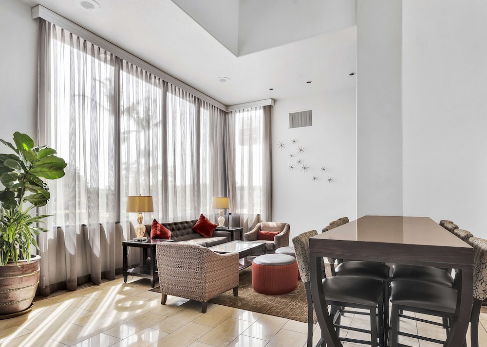 Best Western Plus Redondo Beach Inn 27/34