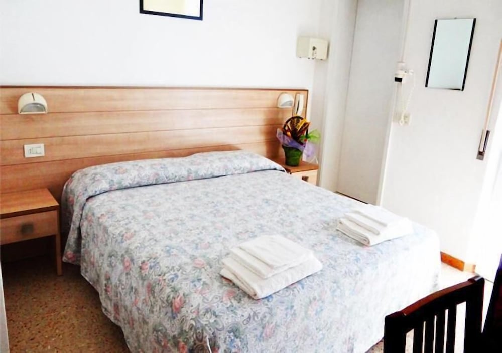 Hotel Brezza 10/50