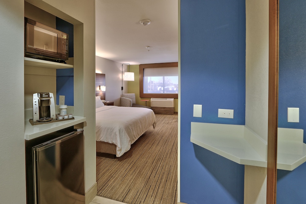 Holiday Inn Express Hotel And Suites Portales 27/70