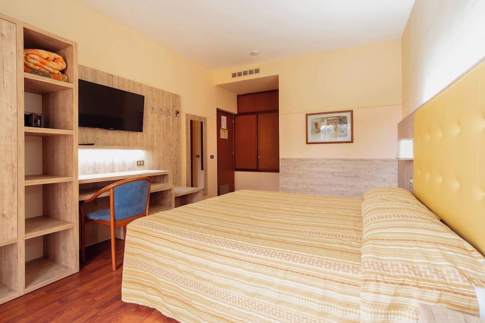 Hotel Tirreno 14/43