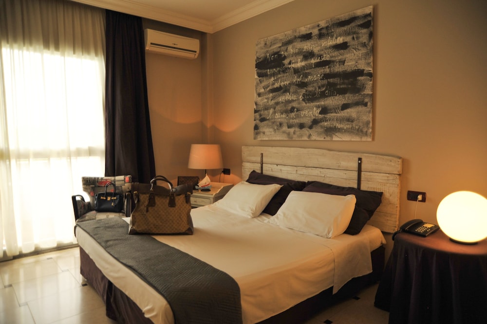 Domizia Palace Hotel 11/62