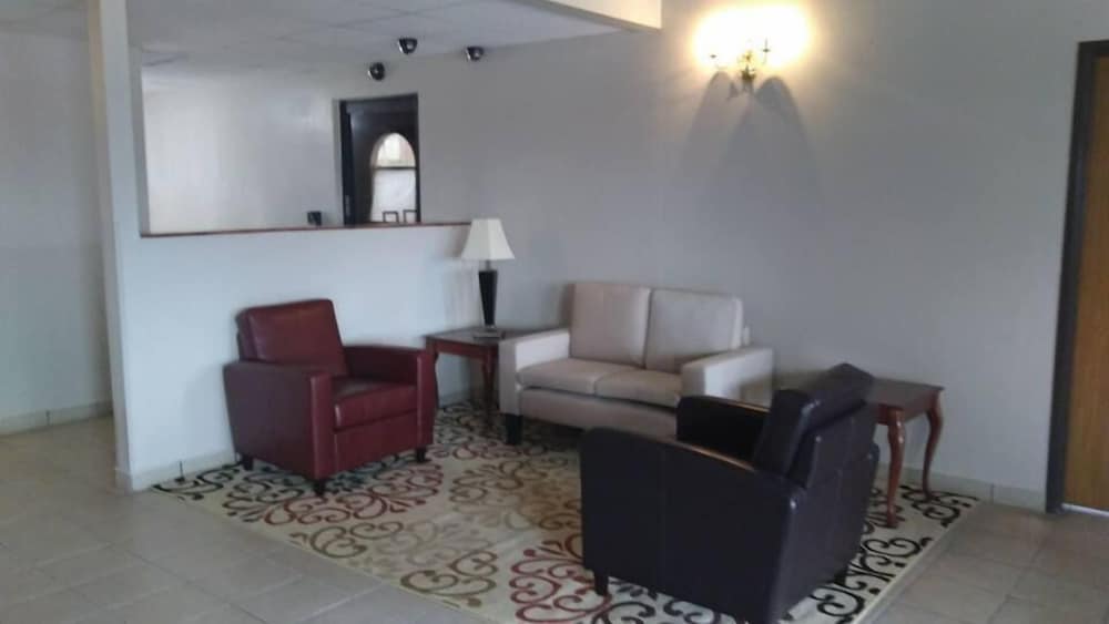 Rodeway Inn Red Oak IA 13/27