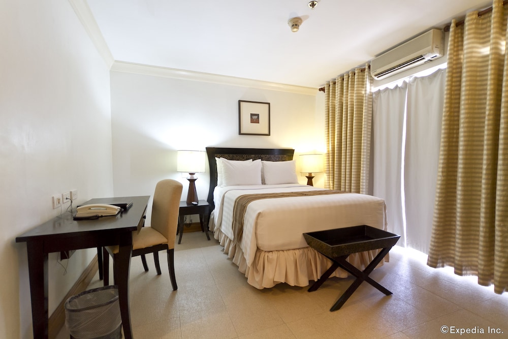 Crown Regency Suites Mactan 36/74