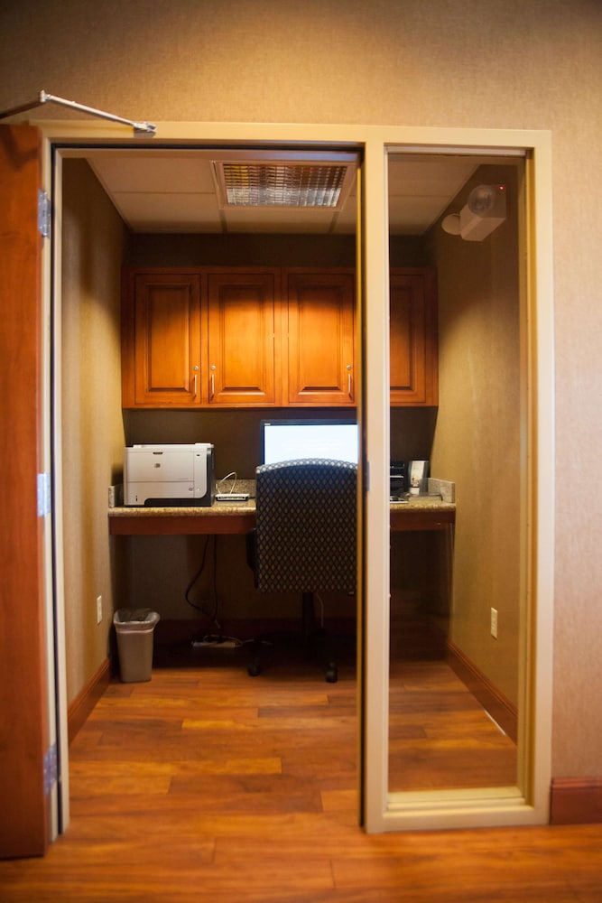 Hampton Inn Mountain Home 14/27