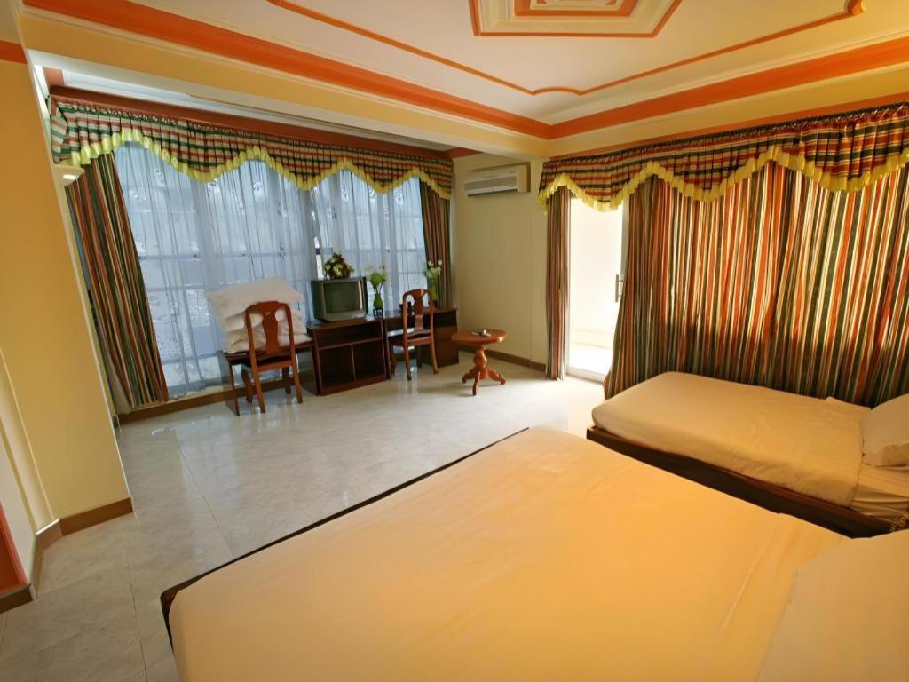 Lucky Star Hotel 17/26