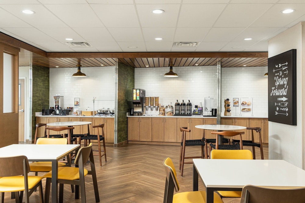 Fairfield Inn Suites Salina 30/40