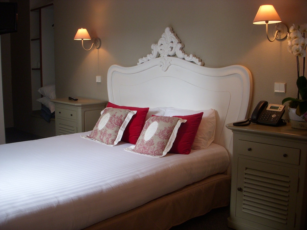 HOTEL ARVOR 7/36