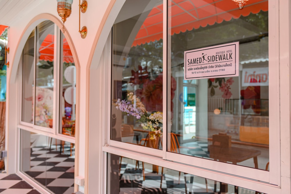 Side Walk Boutique Hotel 3/50