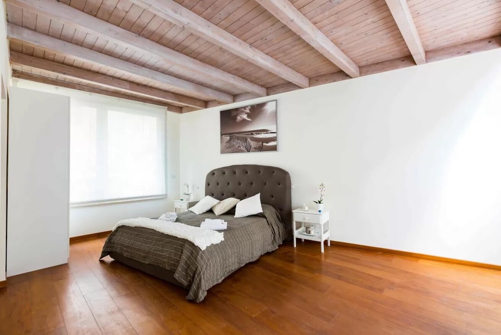 The Sistina Suite 11/46