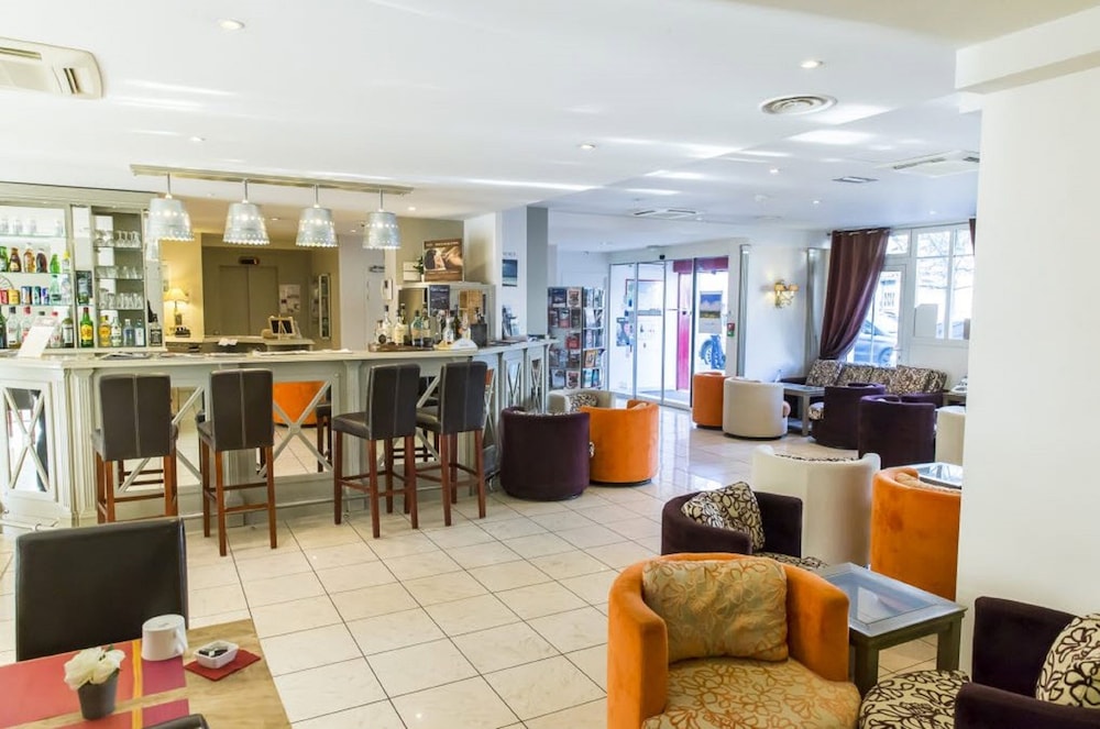 Qualys Hotel Almoria 57/75