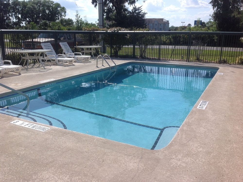 Super 8 By Wyndham Brunswick South 14/18