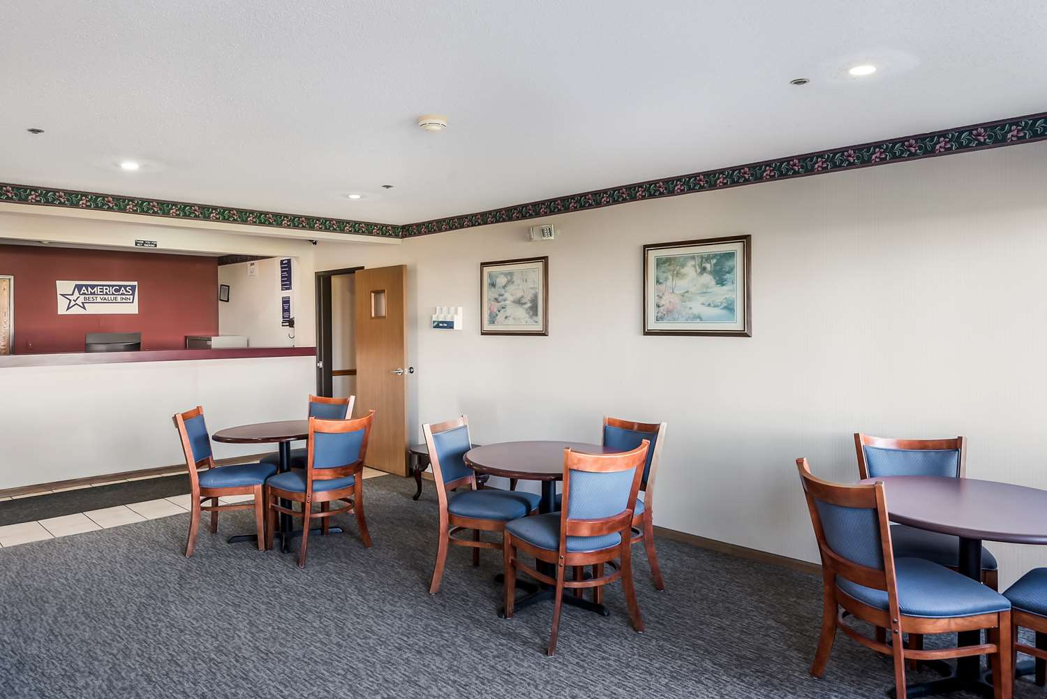 Americas Best Value Inn Wenona 21/32