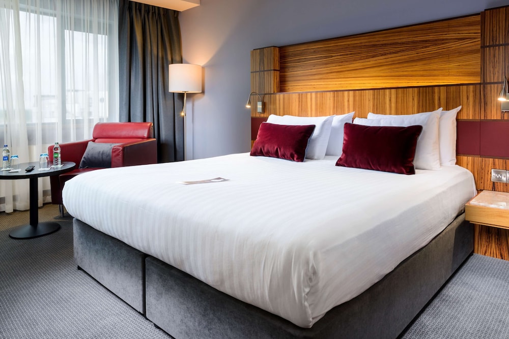 Standard, King Bed, River View